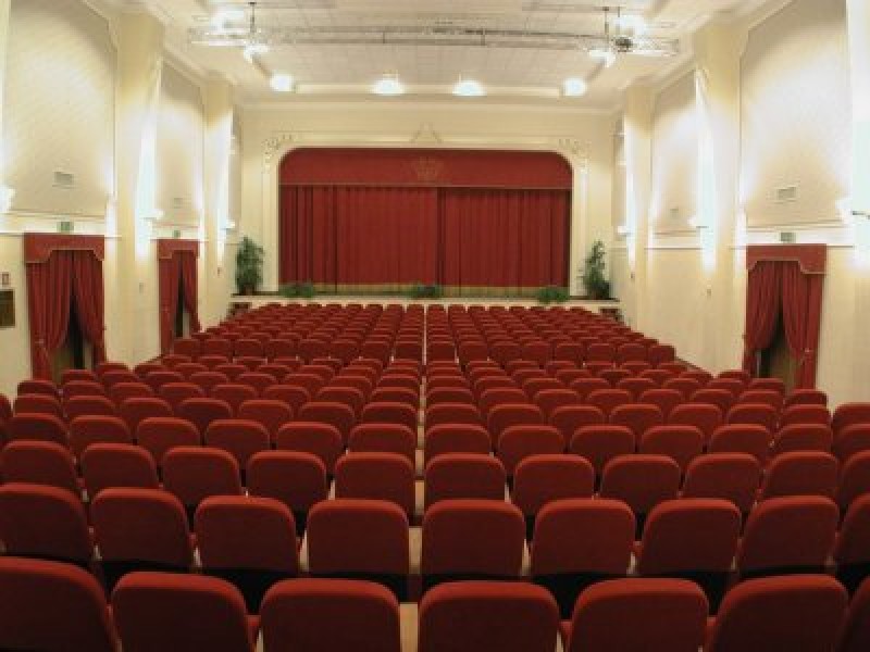 https://www.agenziaeventi.org/immagini_news/10-11-2021/san-vito-romano-teatro-caesar-le-novita-della-stagione-teatrale-2021-22-2622-600.jpg