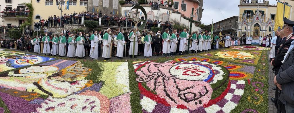 https://www.agenziaeventi.org/immagini_news/2908/gerano-ndash-torna-la-festa-della-madonna-del-cuore-con-la-tradizionale-infiorata-2908.jpg