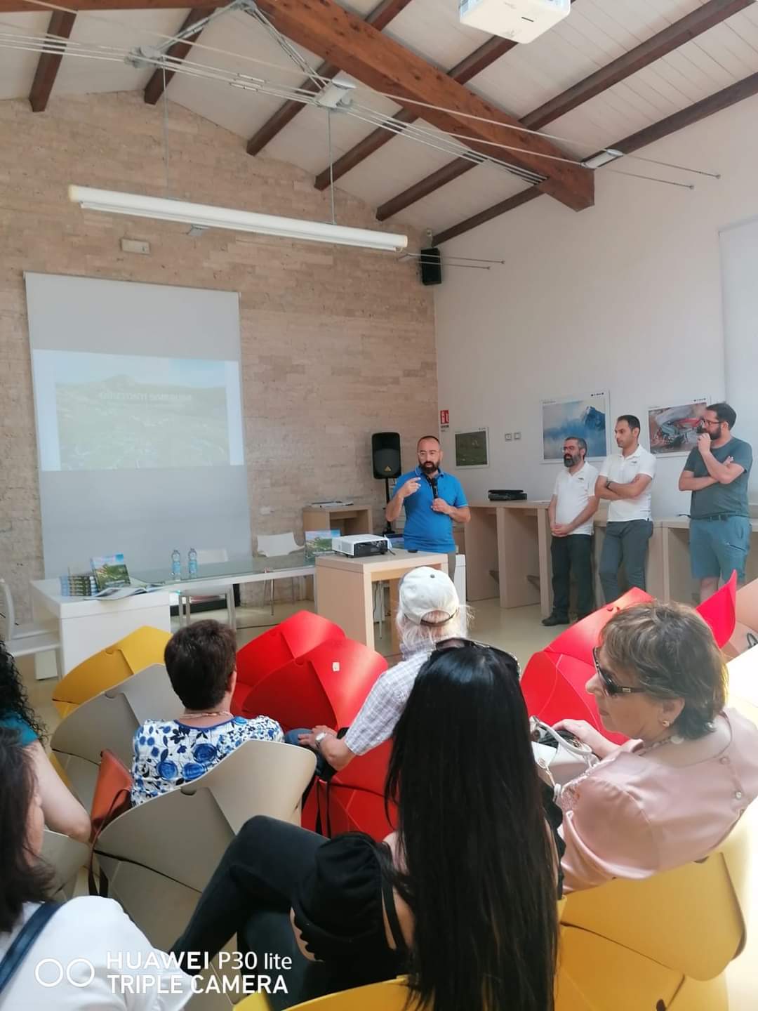 https://www.agenziaeventi.org/immagini_news/3001/subiaco-presentato-alla-porta-del-parco-il-volume-fotografico-orizzonti-simbruini-3001.jpg
