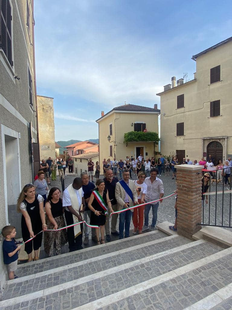 https://www.agenziaeventi.org/immagini_news/3037/cerreto-laziale-inaugurata-via-torricello-3037.jpg