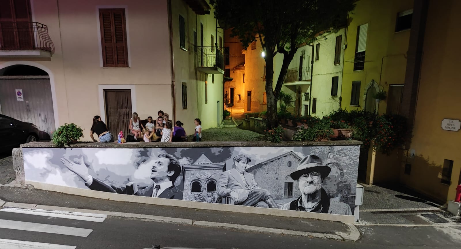 https://www.agenziaeventi.org/immagini_news/3072/affile-modugno-dalla-blasetti-immortalati-nel-murales-dell-artista-luca-spadari-3072.jpg