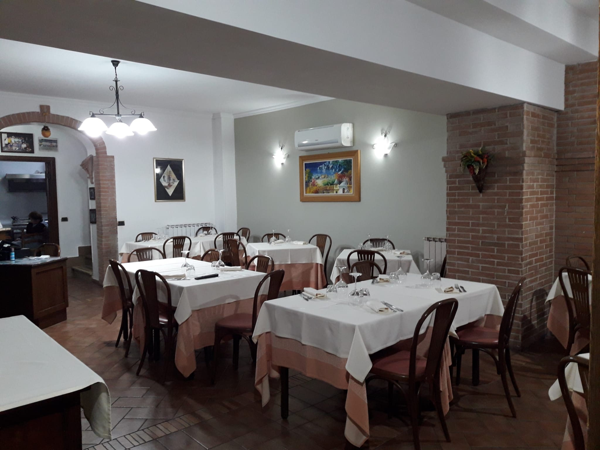 https://www.agenziaeventi.org/immagini_news/3307/fiuggi-il-nuovo-volto-del-ristorante-i-tre-abruzzi-3307.jpg