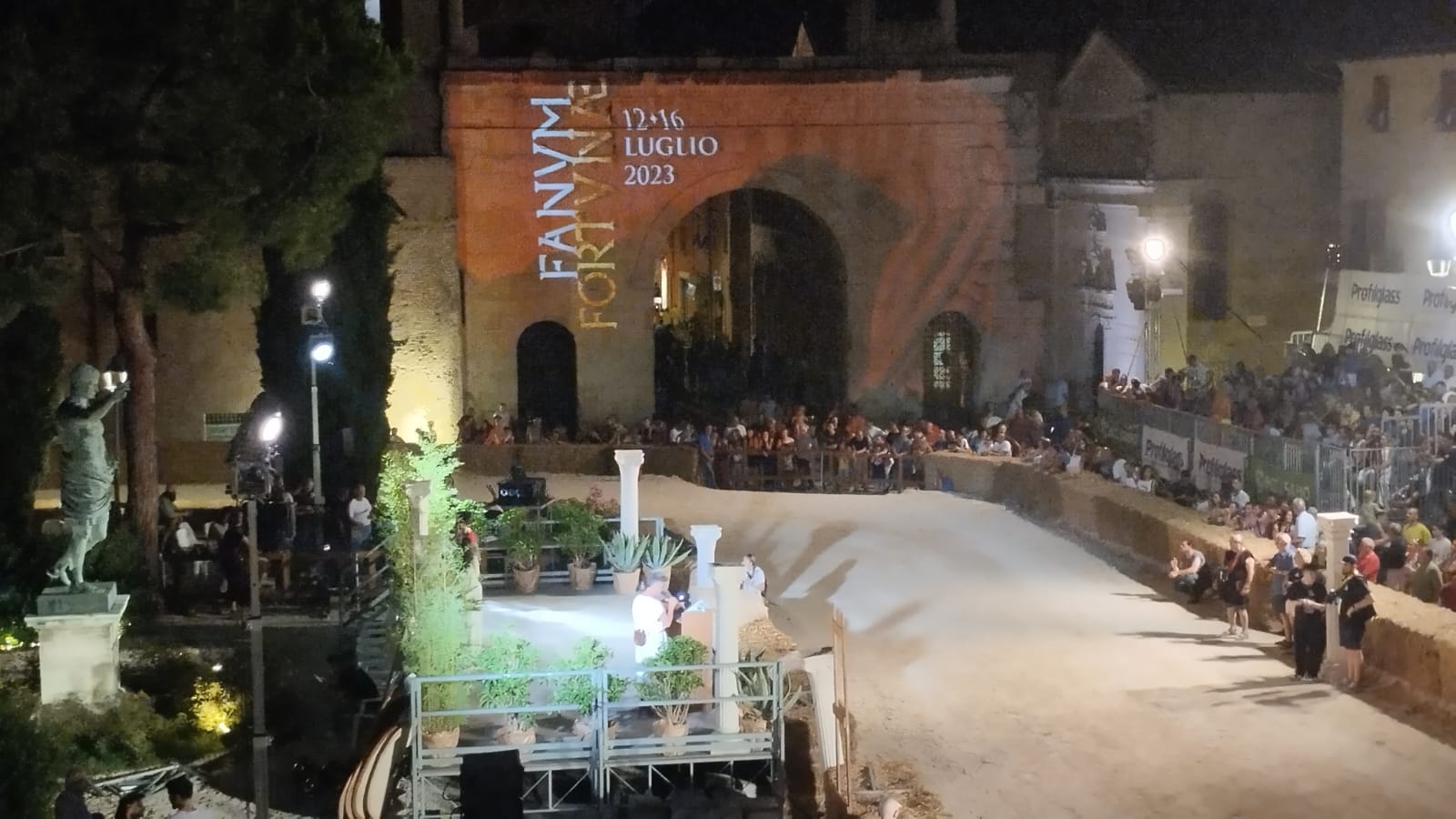 https://www.agenziaeventi.org/immagini_news/3680/fanum-fortunae-l-associazione-civilta-romana-insegna-la-storia-dei-nostri-antenati-a-fano-3680.jpg