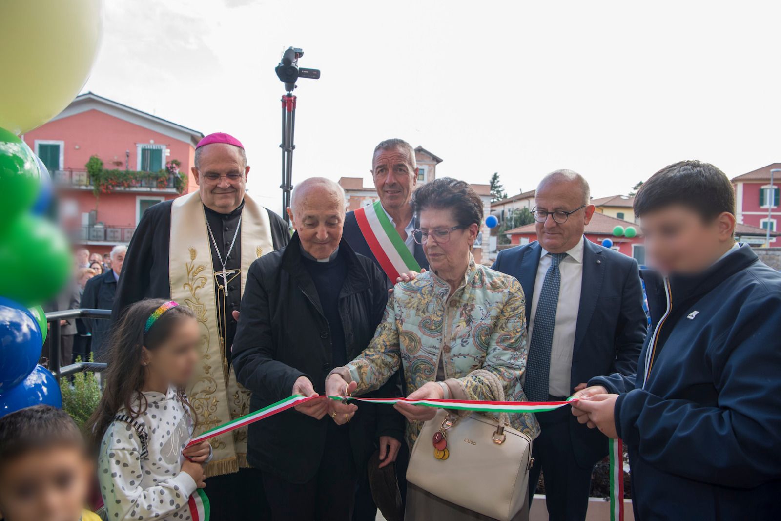 https://www.agenziaeventi.org/immagini_news/3834/cave-inaugurata-la-nuova-sede-della-bcc-di-bellegra-3834.jpg