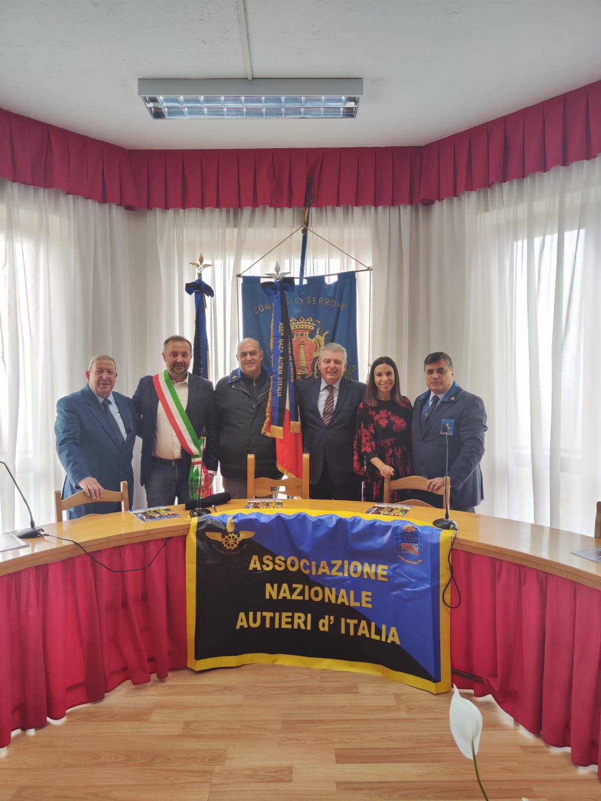 https://www.agenziaeventi.org/immagini_news/3850/si-costituisce-a-serrone-la-sezione-dell-associazione-nazionale-autieri-d-italia-3850.jpg