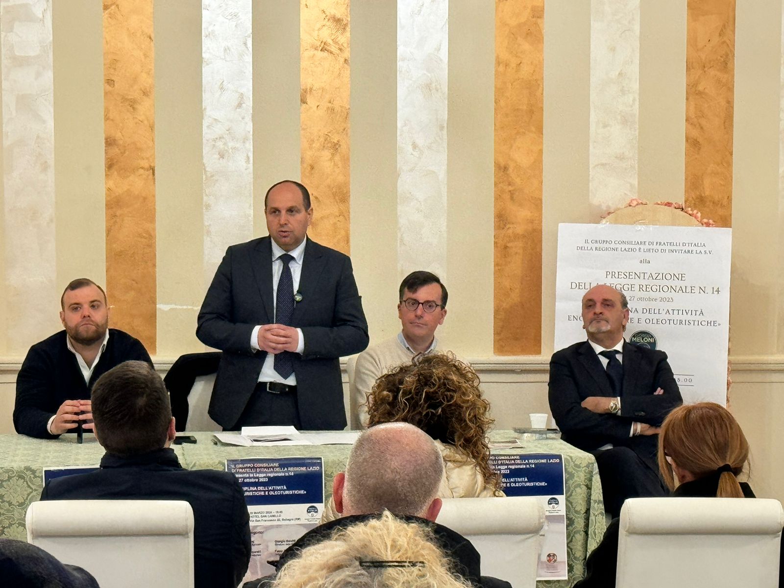 https://www.agenziaeventi.org/immagini_news/4106/bellegra-il-consigliere-regionale-cera-illustra-la-legge-regionale-n-14-4106.jpg