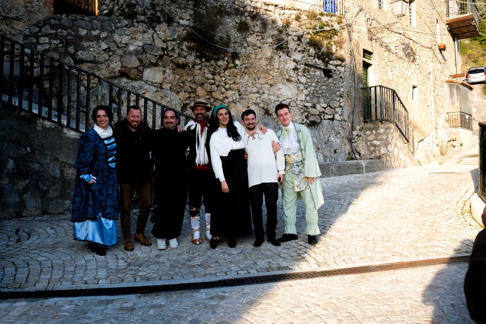 https://www.agenziaeventi.org/immagini_news/4771/i-costumi-prendono-vita-il-borgo-di-serrone-diventa-palcoscenico-a-cielo-aperto-4771.jpg