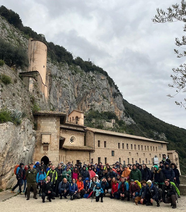 https://www.agenziaeventi.org/immagini_news/4779/lungo-il-cammino-di-san-benedetto-per-conoscere-la-ricchezza-dei-monti-simbruini-4779.jpg