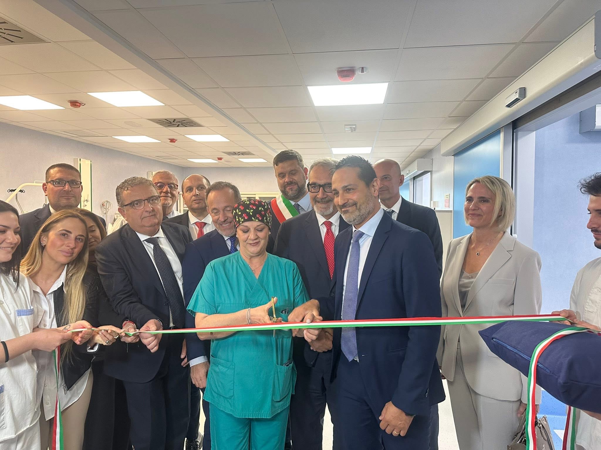 https://www.agenziaeventi.org/immagini_news/4842/ospedale-a-angelucci-inaugurati-oggi-la-terza-sala-operatoria-ed-il-nuovo-mammografo-4842.jpg