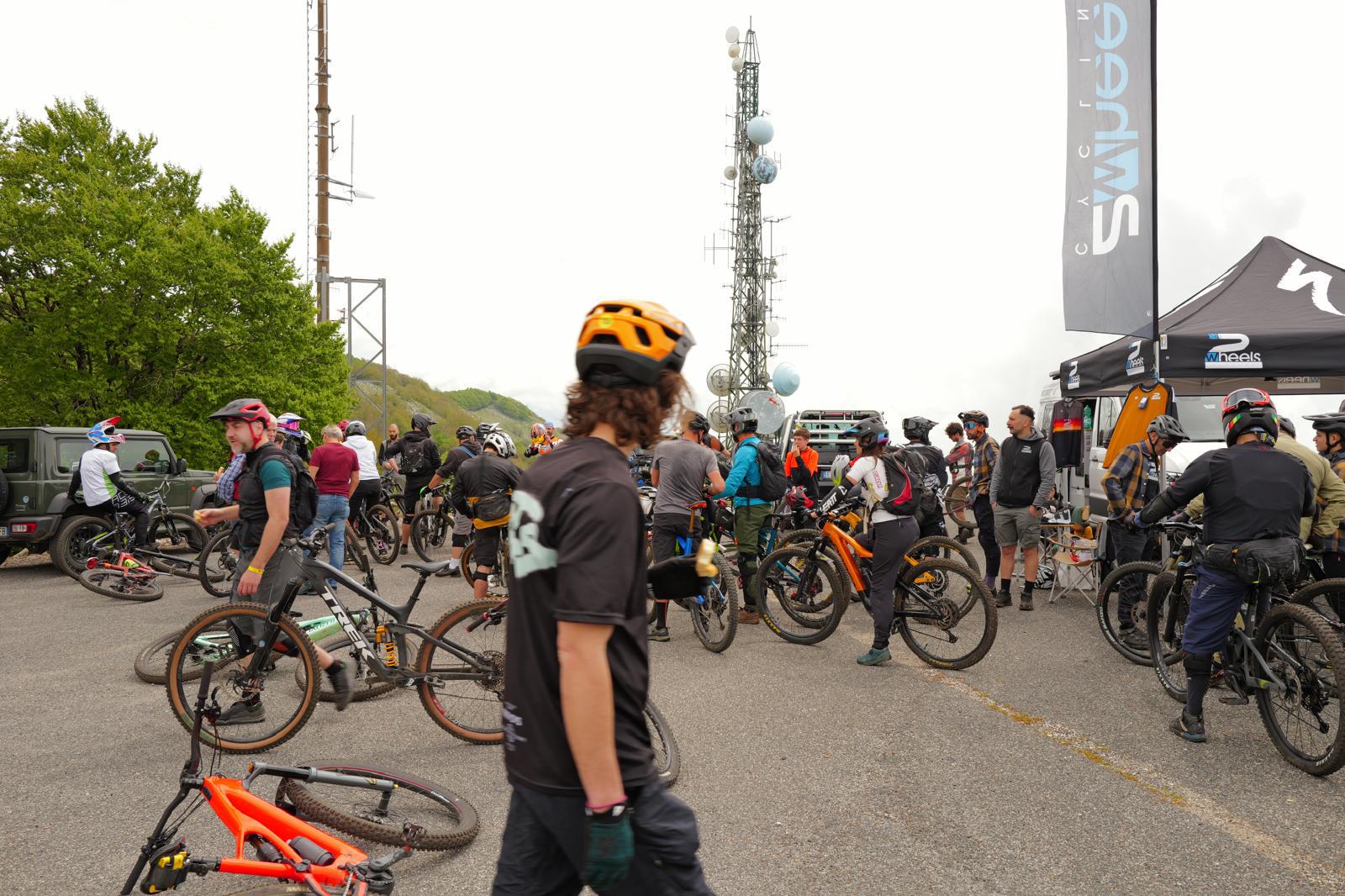https://www.agenziaeventi.org/immagini_news/4854/grande-successo-per-il-serrone-enduro-park-il-dog-trekking-e-l-incontro-dello-sciclub-di-livata-4854.jpg