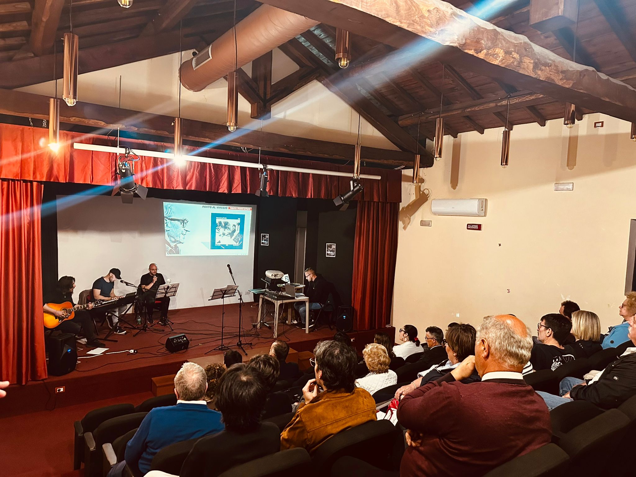 https://www.agenziaeventi.org/immagini_news/4877/serrone-rende-omaggio-a-franco-battiato-con-invito-al-viaggio-nel-giorno-dell-anniversario-della-sua-scomparsa-4877.jpg