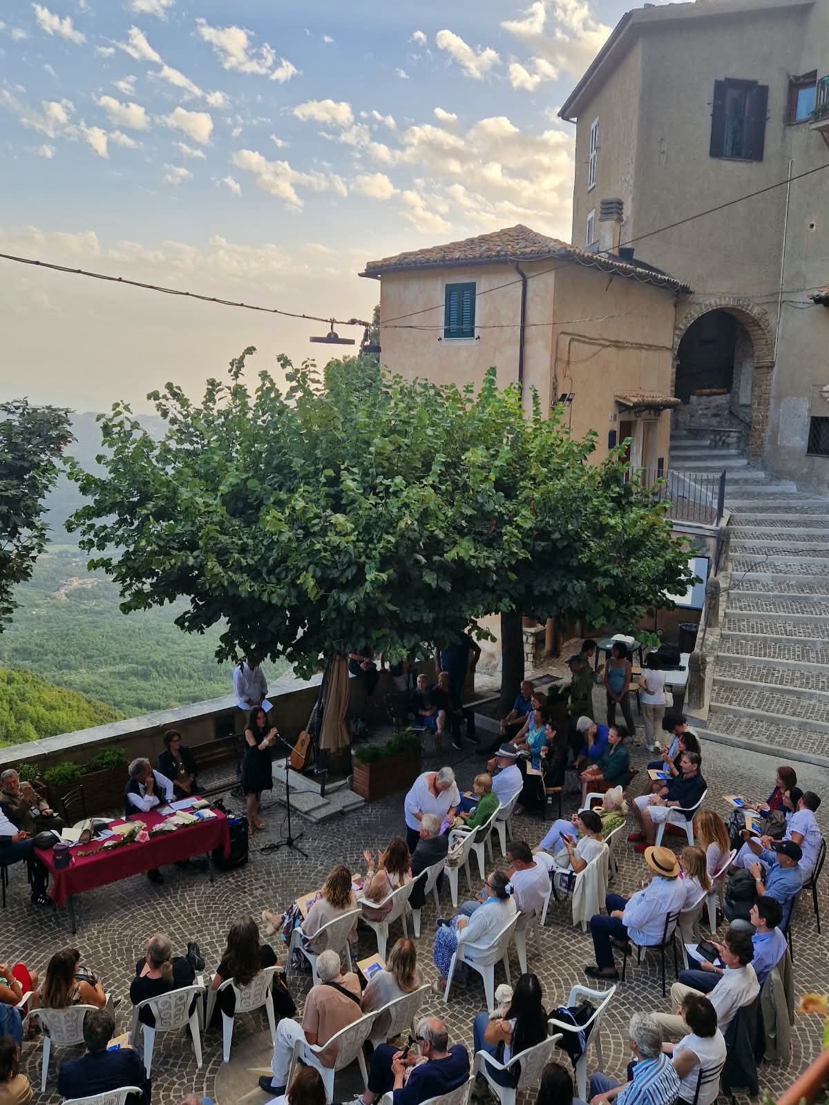 https://www.agenziaeventi.org/immagini_news/5706/a-cervara-di-roma-la-v-edizione-del-premio-di-poesia-rudy-de-cadaval-5706.jpg