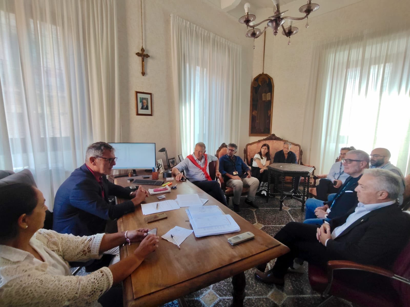 https://www.agenziaeventi.org/immagini_news/5739/tivoli-trasporto-pubblico-incontro-tra-i-sindaci-e-cotral-5739.jpg